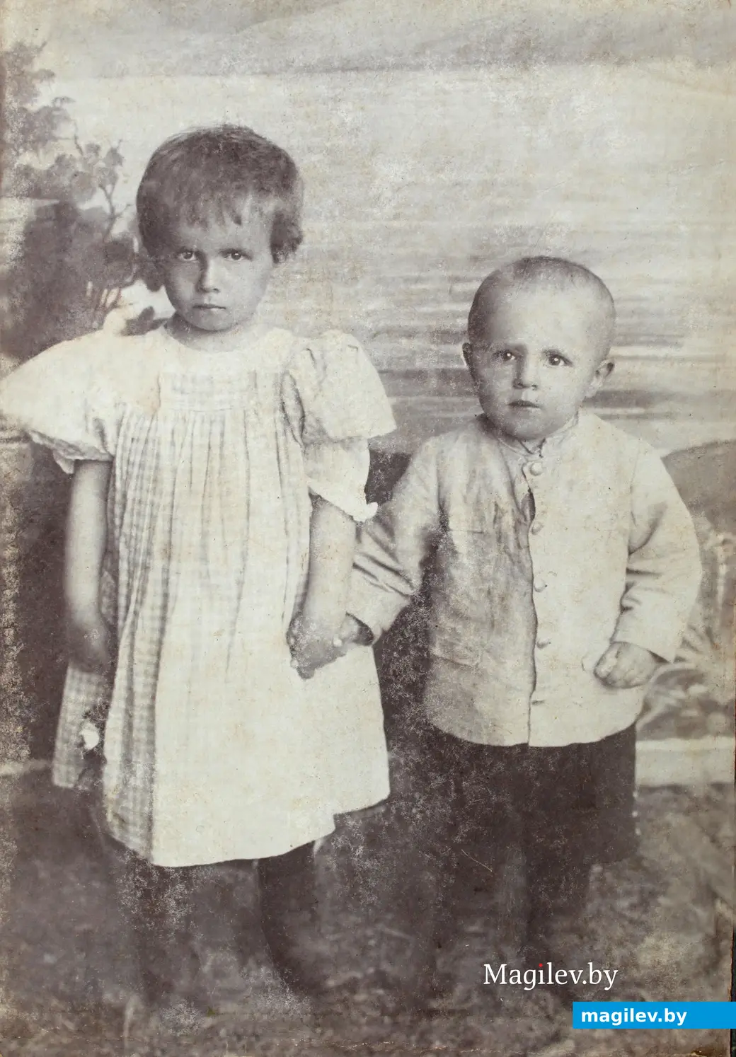 Орша. Начало 20 века. Сестра и брат Сарра и Ксенофонт в детстве. Фото из семейного архива.