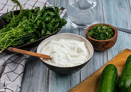 Чем заменить майонез: 4 вкусных соуса, с которыми блюда заиграют по-новому