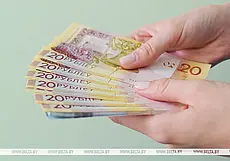 Средняя зарплата в Беларуси в декабре выросла до 2693,9 рубля