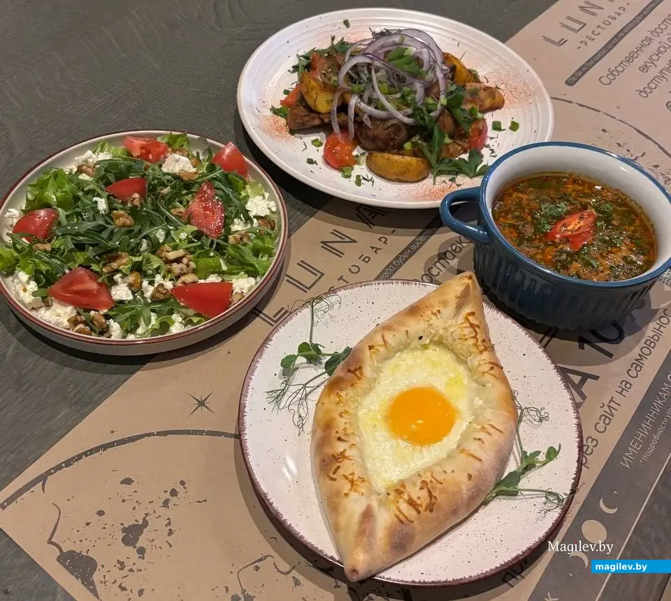 Январь 2025 г. Могилев, ул. Ленинская. Рестобар «Луна». Сет заведения к фестивалю еды «Зімовы смак».