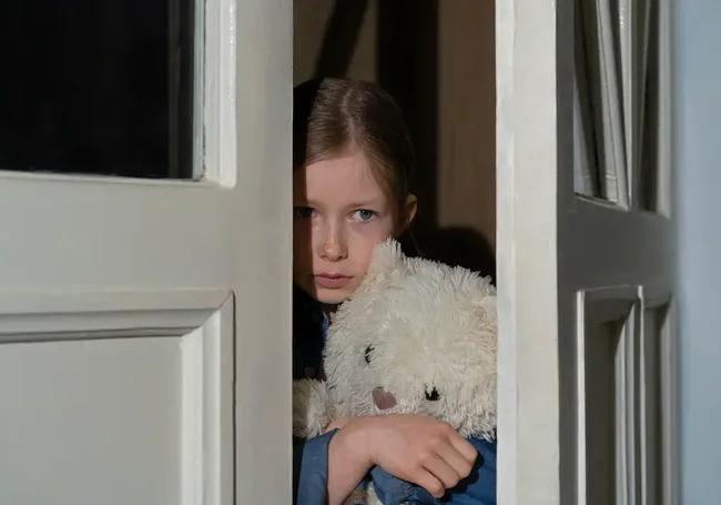 «Ребенок растет «удобным» потому, что ему приходится на себя брать взрослые задачи»