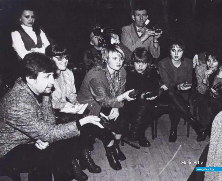 1990-е годы. Могилевские журналисты за работой.