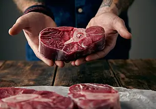 Могилевчанин хотел купить свежее мясо по низкой цене – остался без продукта и без денег