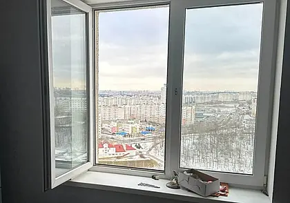 В Минске из окна пятнадцатого этажа выпал маленький мальчик. Ребёнок погиб