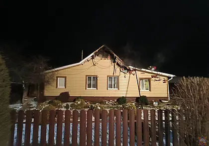 В Белыничах горел дом: «виновницей» пожара стала уличная гирлянда