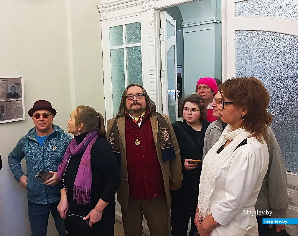 07.02.2025, Могилев, Художественный музей Павла Масленикова. Торжественное открытие выставки «Формообразование». В центре – Серж Арден.