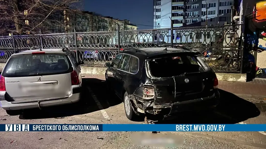 Брест, 9 февраля 2025 года. Пьяный водитель пытался скрыться от ГАИ и повредил 14 автомобилей.