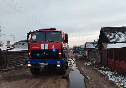 В Бобруйске мужчина спас пожилого соседа из горящего дома