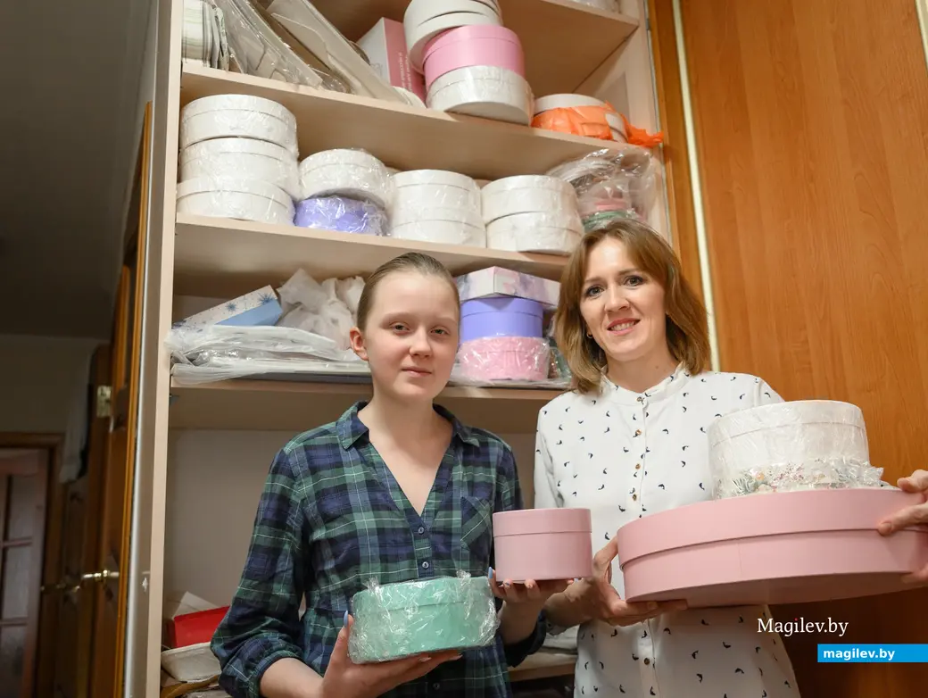 Бобруйск. Алена Ломоносова с дочерью Полиной.