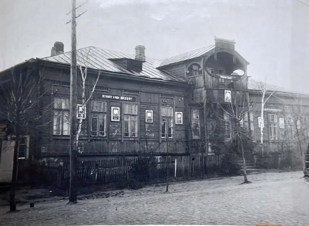 Возможно, начало 1950-х. Здание бывшего ресторана Зельдовича.