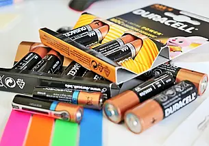 18 февраля 225 лет батарейке. Чем она опасна? Разъясняем