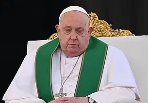 У Папы Римского Франциска диагностировали двустороннюю пневмонию