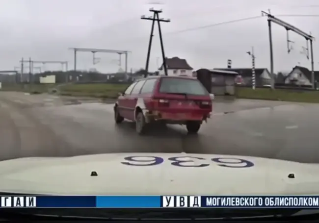 В Бобруйске пьяный бесправник пытался скрыться от ГАИ. Не вышло