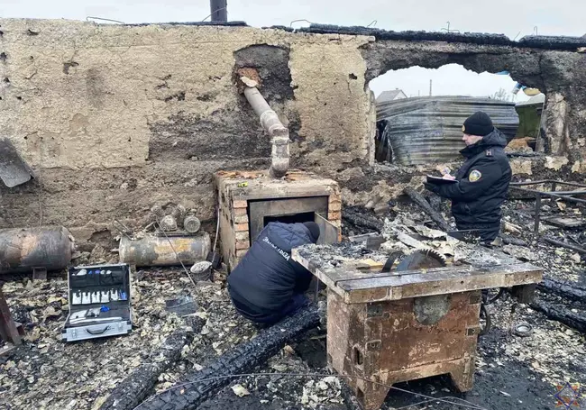 Пилорама сгорела вчера поздно вечером в Осиповичском районе. Повреждено здание, уничтожено оборудование
