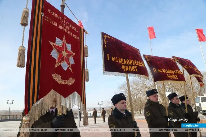 22 февраля 2025 года. В Могилеве возложили цветы к Вечному огню в канун Дня защитников Отечества.