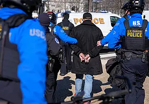 Помилованный Трампом лидер экстремистской группировки снова арестован в США