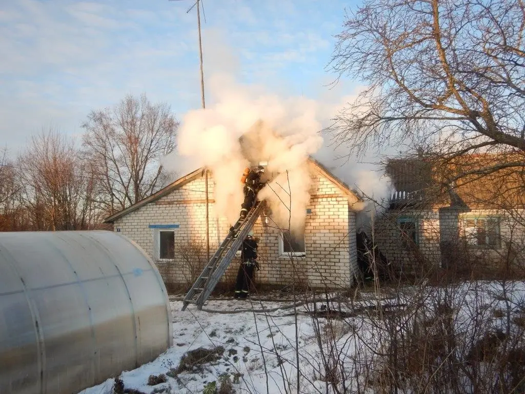 22 февраля 2025 года. Пожар в частном жилом доме в деревне Николаевка-1 Могилевского района. Фото МЧС.
