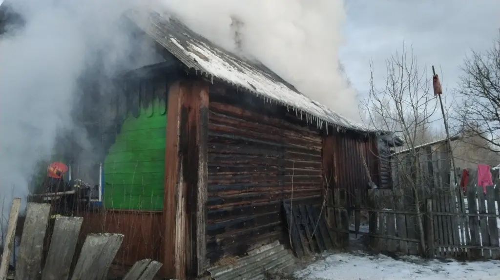 23 февраля 2025 года. Пожар в частном жилом доме в деревне Скварск Чаусского района. Фото МЧС.
