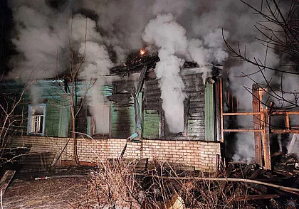 В Круглом горел дом: один жилец погиб, второй – в больнице