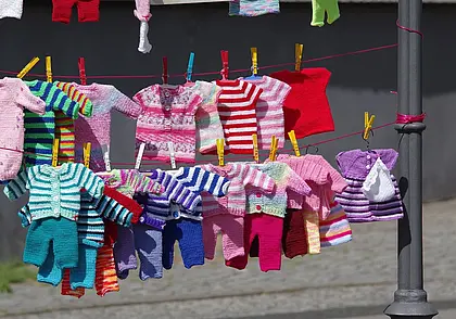 Могилевские благотворители бесплатно раздают детскую одежду