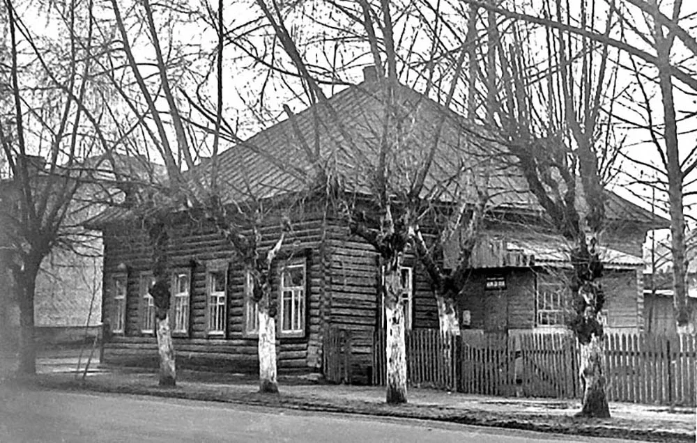 1980-е. Глуск. Музыкальная школа, в которой занимался будущий композитор. Фото Игоря Кирина.