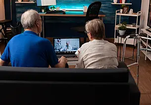 Бабушка не успела сделать завещание, отец умер… Кому достанется квартира? Знает нотариус