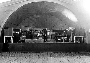 Могилевская танцплощадка в парке Горького: листья на дощатом полу. И не только…