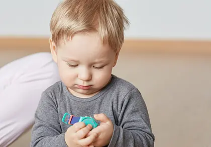 Если в доме малыш, уберите подальше батарейки и магниты – они очень опасны