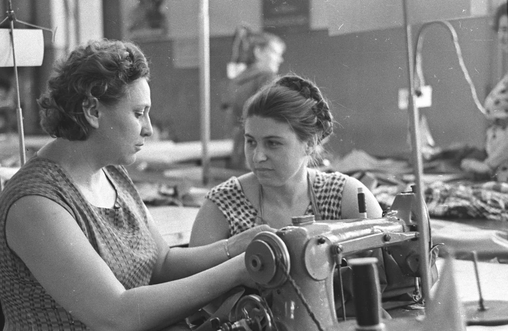 1970-е, Бобруйск. Работницы швейной фабрики имени Дзержинского. Фото из архива фабрики