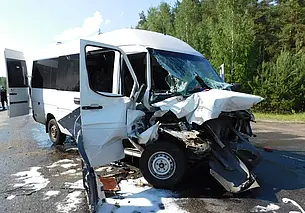 Трактор столкнулся с маршруткой под Бобруйском