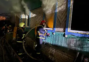 Пенсионер погиб на пожаре в Костюковича: горел частный дом