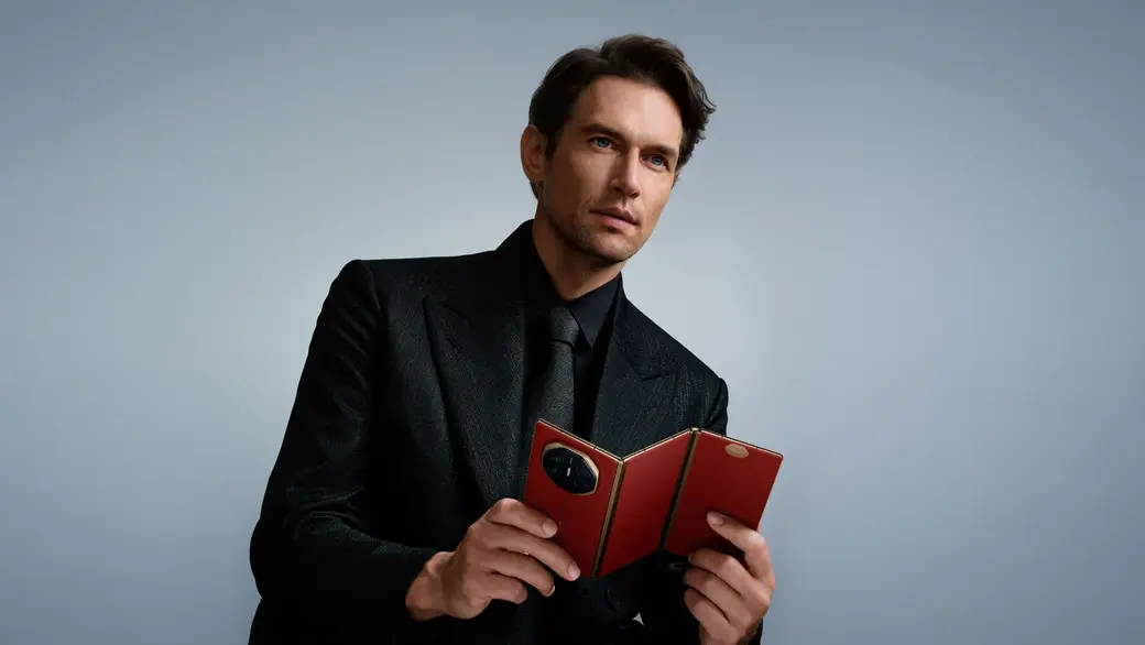 Продажи флагманского складного смартфона Huawei Mate XT Ultimate Design в магазинах Беларуси начнутся 14 марта.