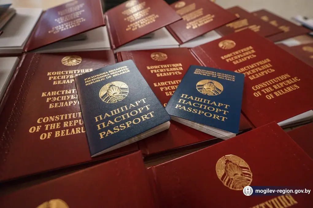 14.03.2025 г В Могилеве юным жителям региона торжественно вручили паспорта. Фото: mogilev-region.gov.by