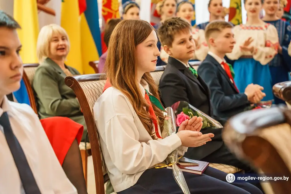 14.03.2025 г В Могилеве юным жителям региона торжественно вручили паспорта. Фото: mogilev-region.gov.by
