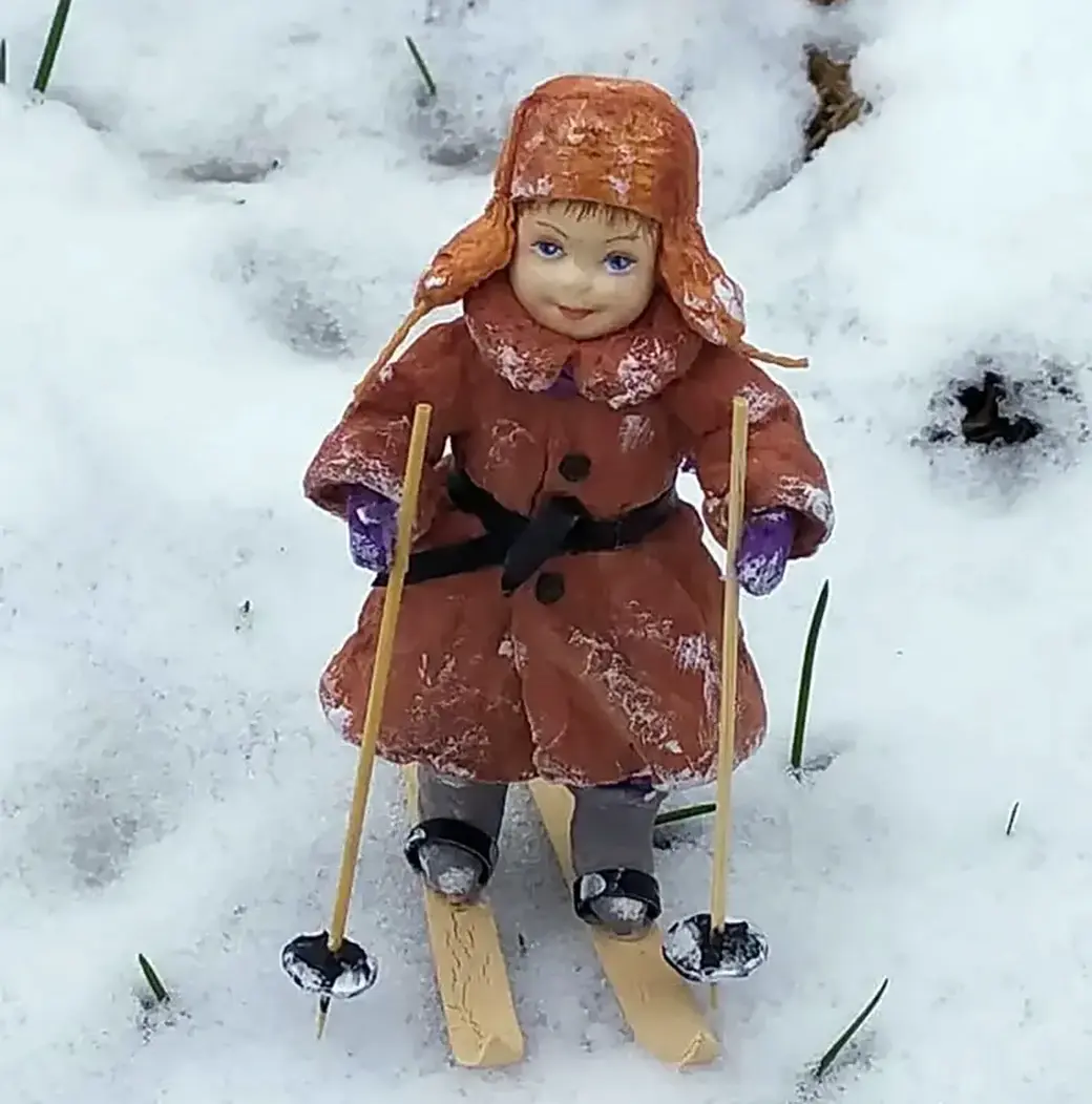 Игрушка из ваты, сделанная руками мастерицы Валентины Володько.