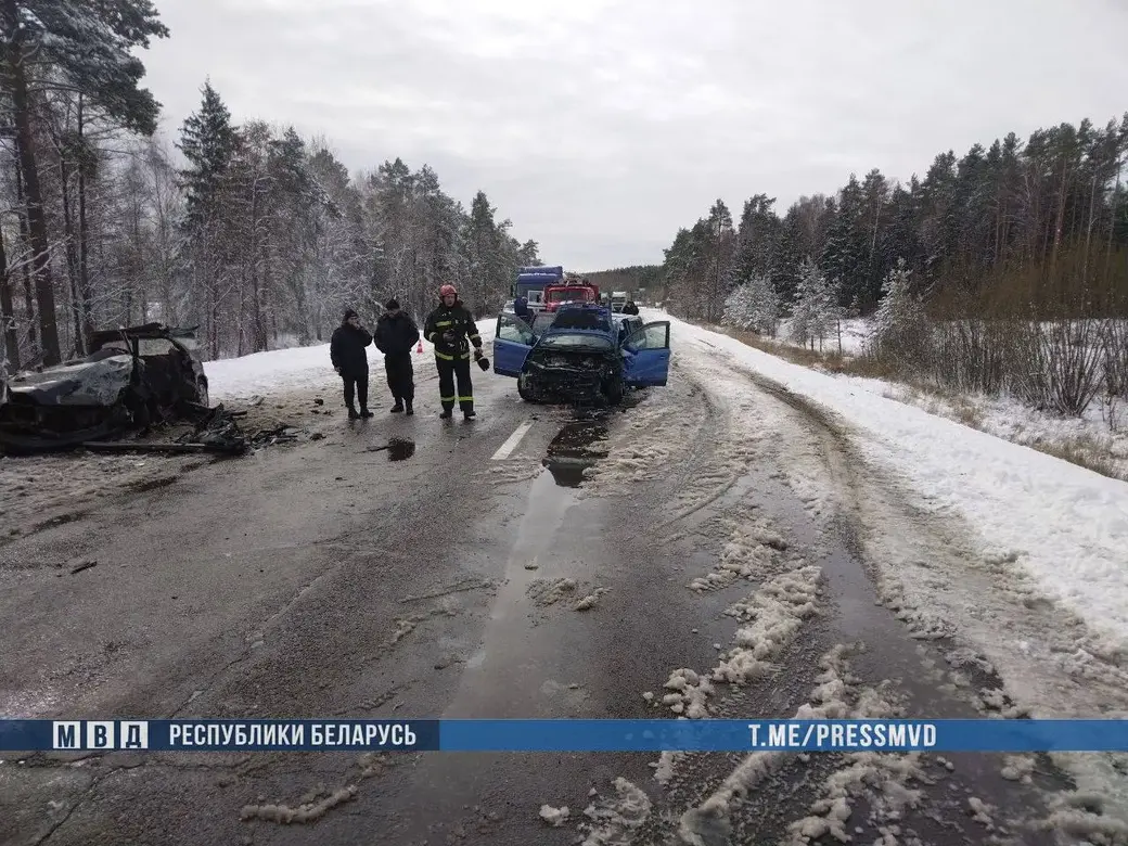 15 марта 2025 года. На трассе М-8 вблизи деревни Следюки в Быховском районе столкнулись «Ниссан» и «Хонда».