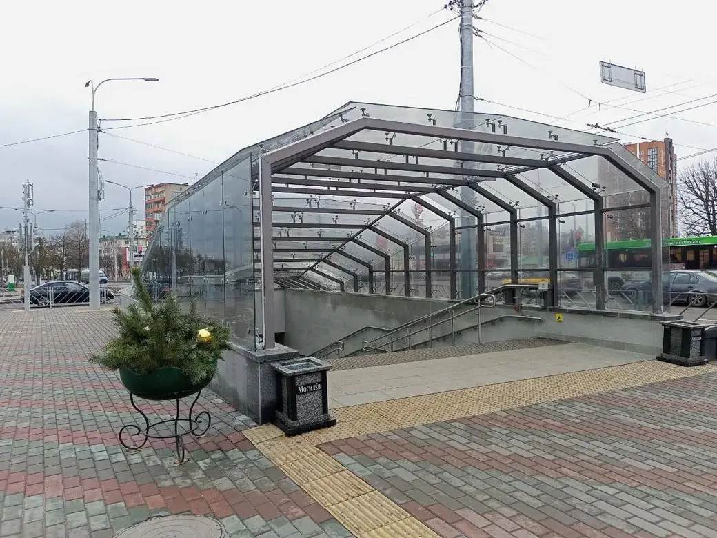 В Могилеве в новом подземном переходе установили подъемники для людей с ограниченными возможностями. Фото ТГ «Могилев – мой город!»