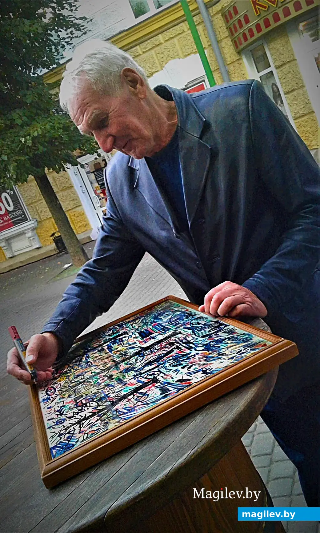 2018 год, Могилев. Толик Вербицкий принимает участие в нашей коллективной картине.