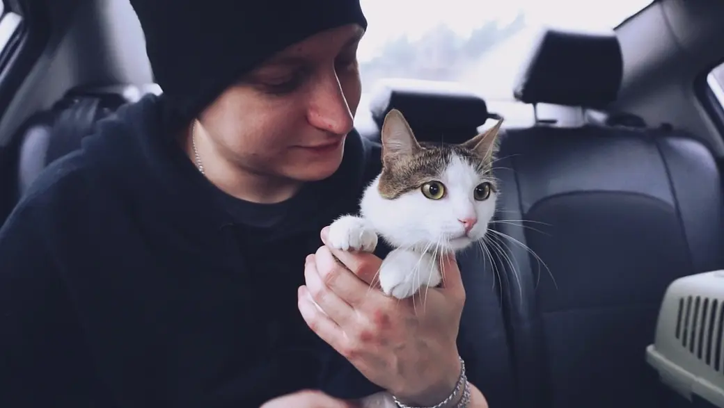 Блогер Александр Пинчук со своим подопечным. Фото из архива героя материала.