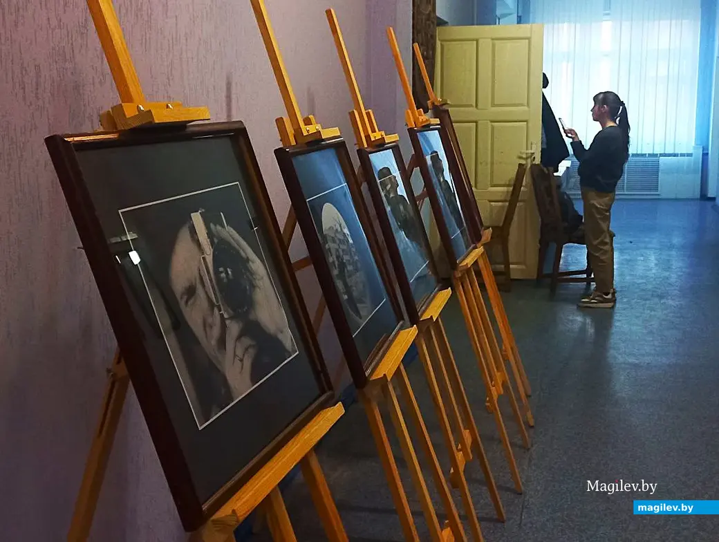 20.03.2025, Могилев, филиал городского Центра культуры и досуга. Выставка Александра Рожина «Есть повод».