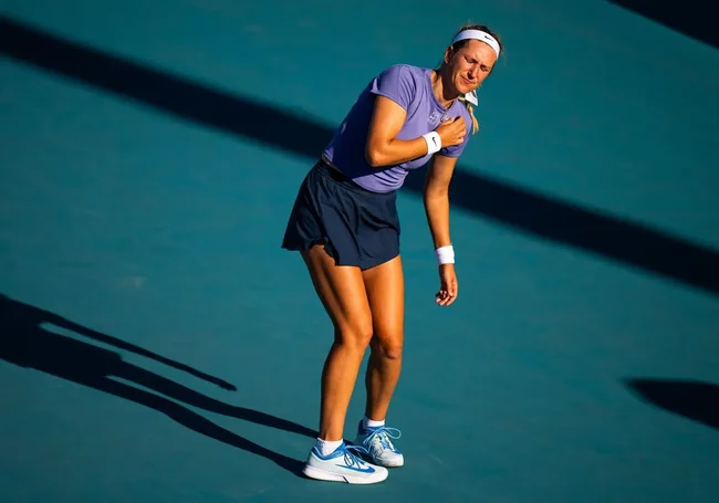 Азаренко выбыла из турнира WTA-1000 в Майами. Предварительно, теннисистка получила травму плеча