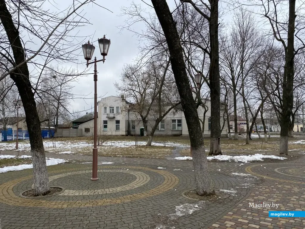 02.03.2005. Бобруйск. Где-то неподалеку был прежний театр. 