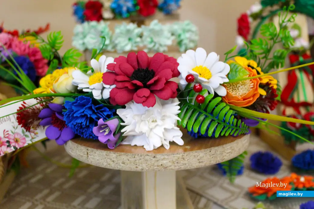 25 марта 2025 года. Могилев. Работы мастериц студии декоративно-прикладного искусства «Чараўніцы».