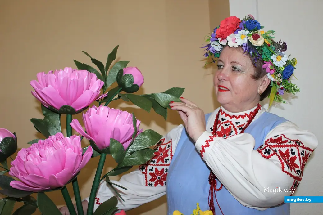 25 марта 2025 года. Могилев. Работы мастериц студии декоративно-прикладного искусства «Чараўніцы».