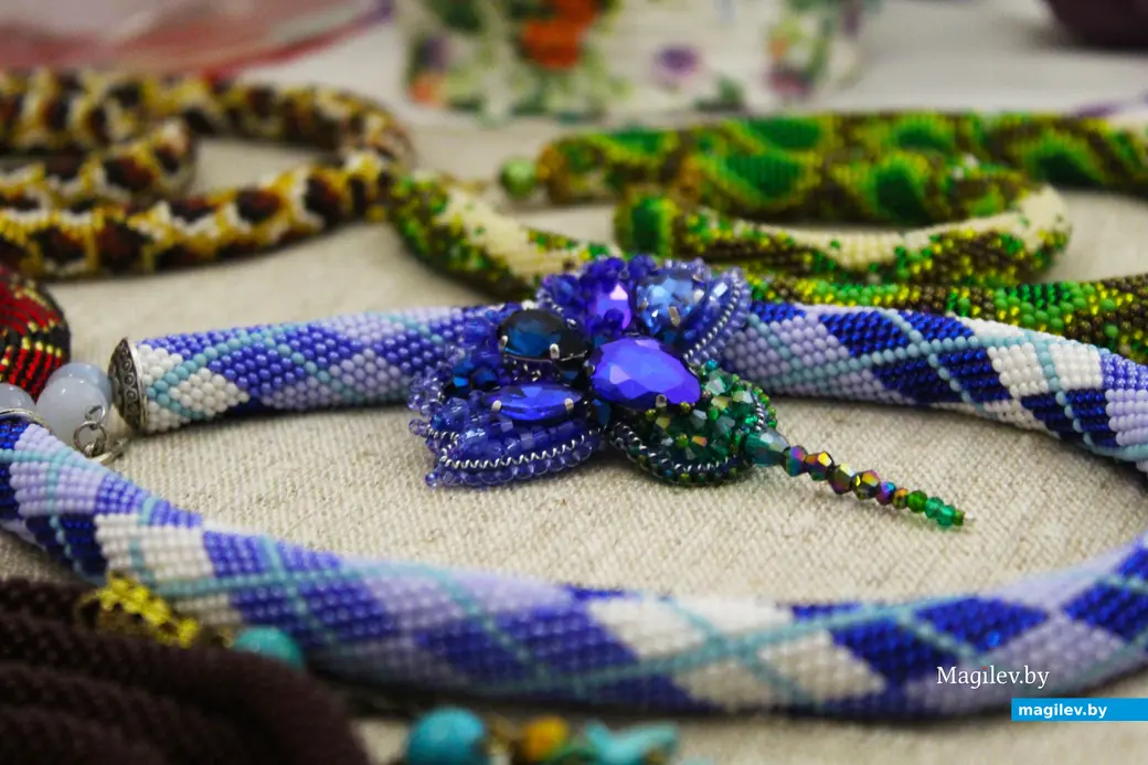 25 марта 2025 года. Могилев. Работы мастериц студии декоративно-прикладного искусства «Чараўніцы».