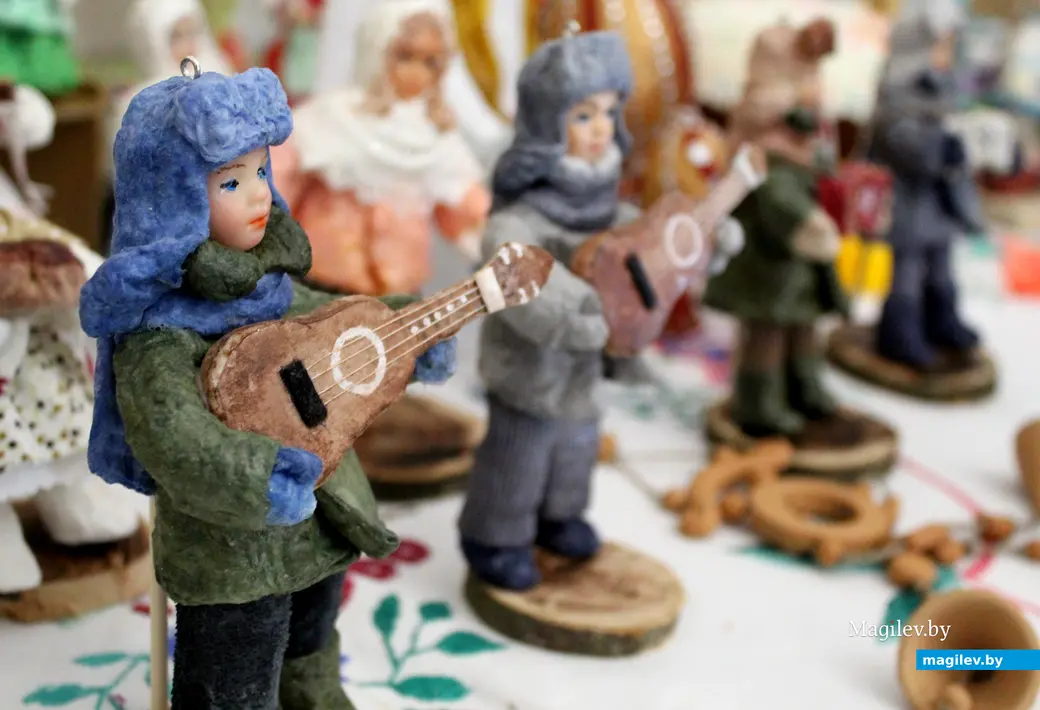 25 марта 2025 года. Могилев. Работы мастериц студии декоративно-прикладного искусства «Чараўніцы».