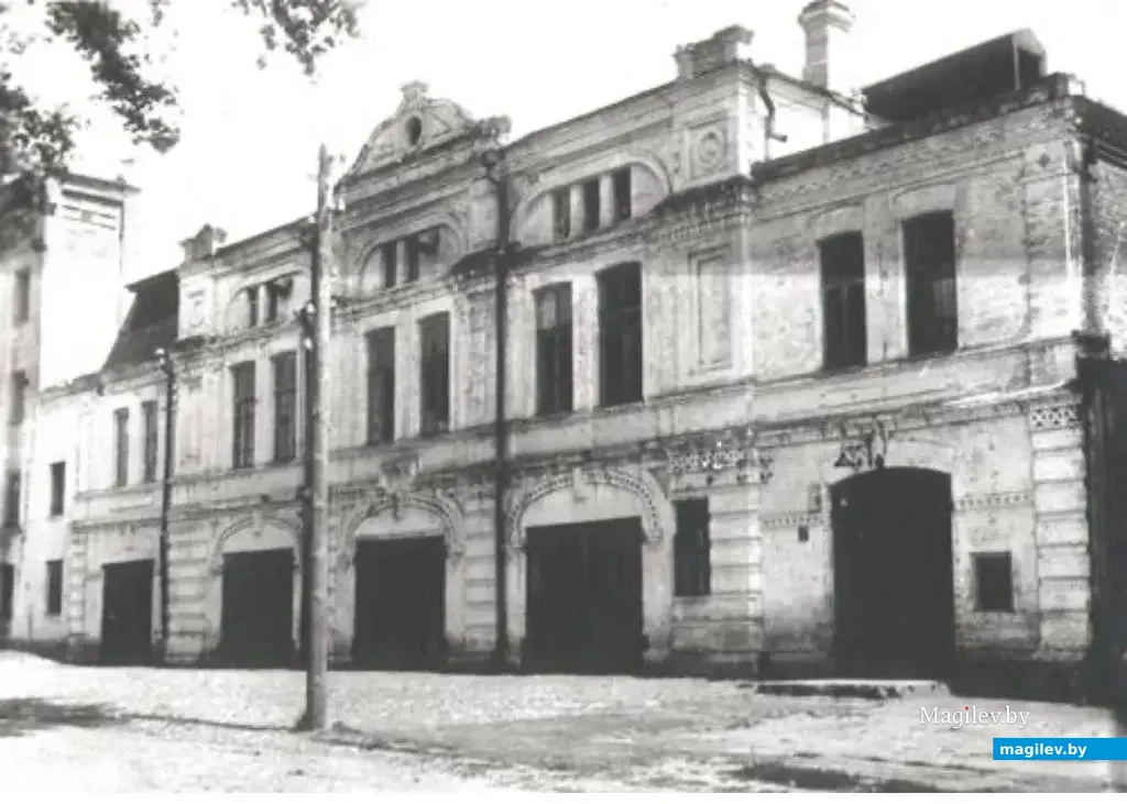 Здание пожарного депо в Бобруйске. Возможно, 1920-1930-е годы.