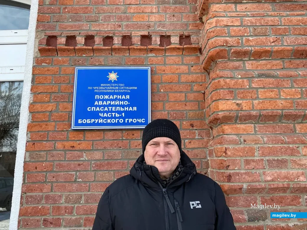 17.02.2025. Владимир Николаевич Бутко у здания пожарного депо.