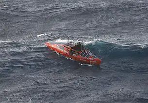 Путешественника Федора Конюхова экстренно эвакуируют из-за поломок на лодке