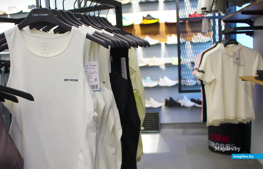 Март 2025 года. Могилев. Пушкинский проспект. Магазин бренда Strobbs.
